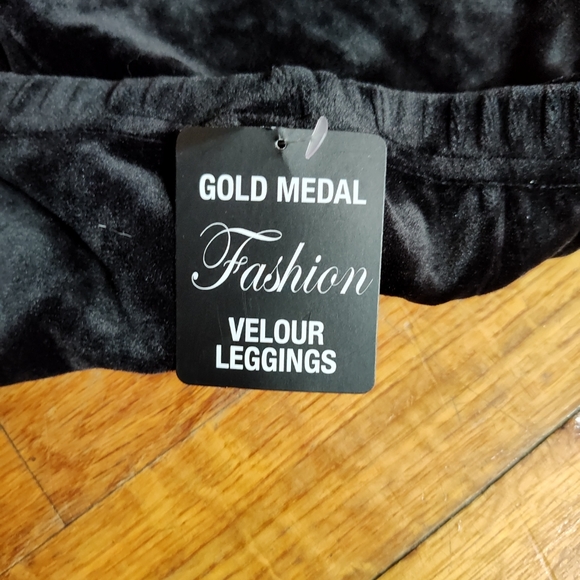 Two pairs black velor leggings size large - Picture 4 of 4